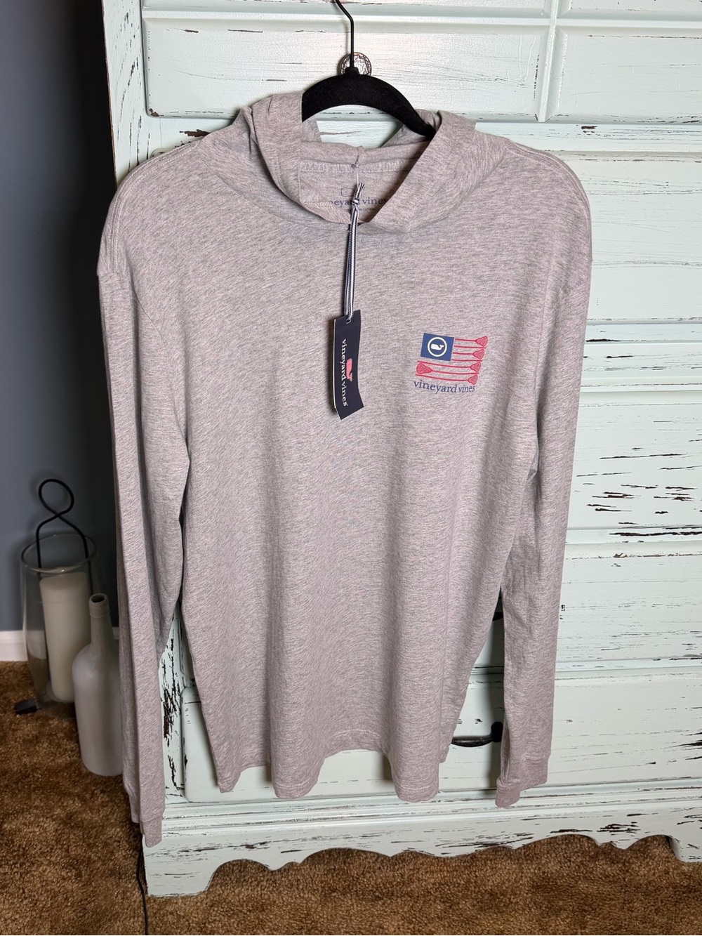 Vineyard Vines Men’s Heather Gray Long-Sleeve Hoodie, medium, new with tags.